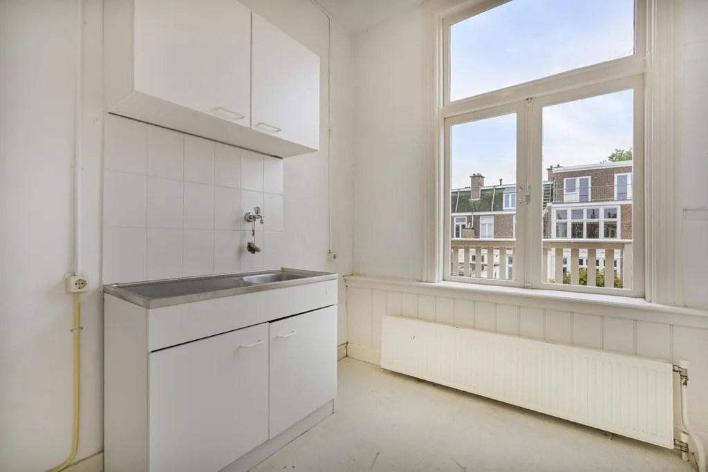 Pièces - Herrenhuis with Balcony in Duinoord, The Hague