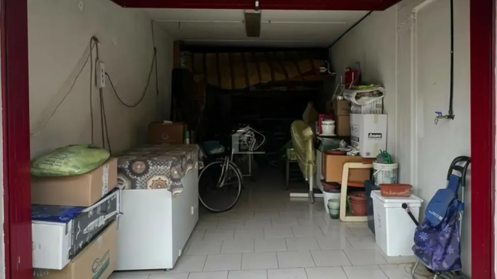 Garage - Apartment with Balcony in Central Suzzara