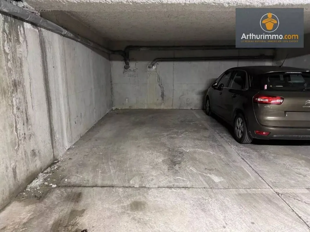 Garage - Parking-Box en Sous-Sol à Compiègne