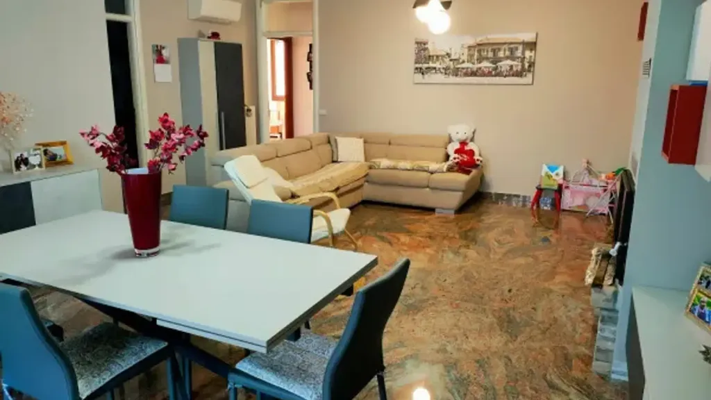 Söögituba - Rustic-Style Apartment with Private Garden in Castelvetro di Modena