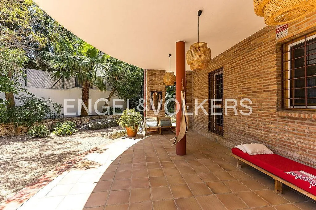 Terrazza - Architectural Villa with Terrace in L'Aragai