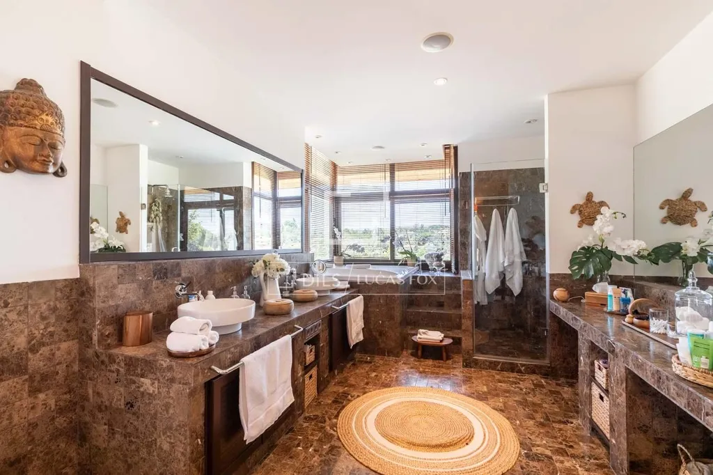 Salles de bain - Villa with Panoramic Views in Las Rozas