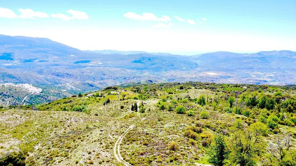 Rustic Finca with Water Source in Sierra de Júbar