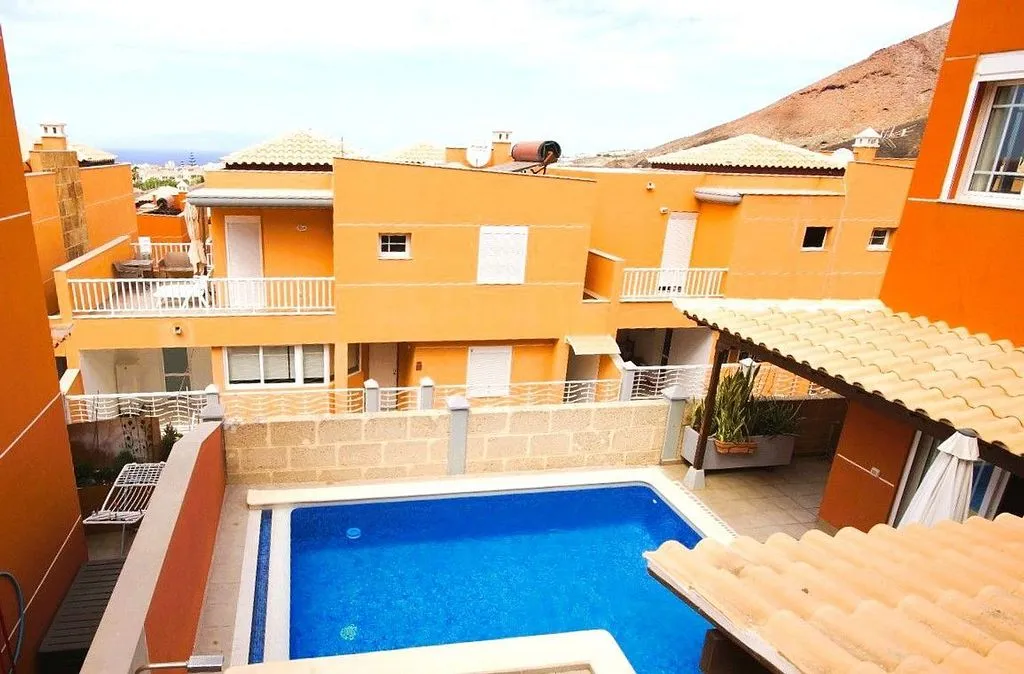 Bassein - Renovated Villa with Pool on Avenida San Francisco