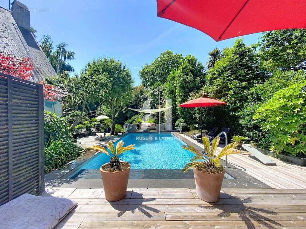 Piscine - Maison Familiale avec Piscine à Larmor-Plage