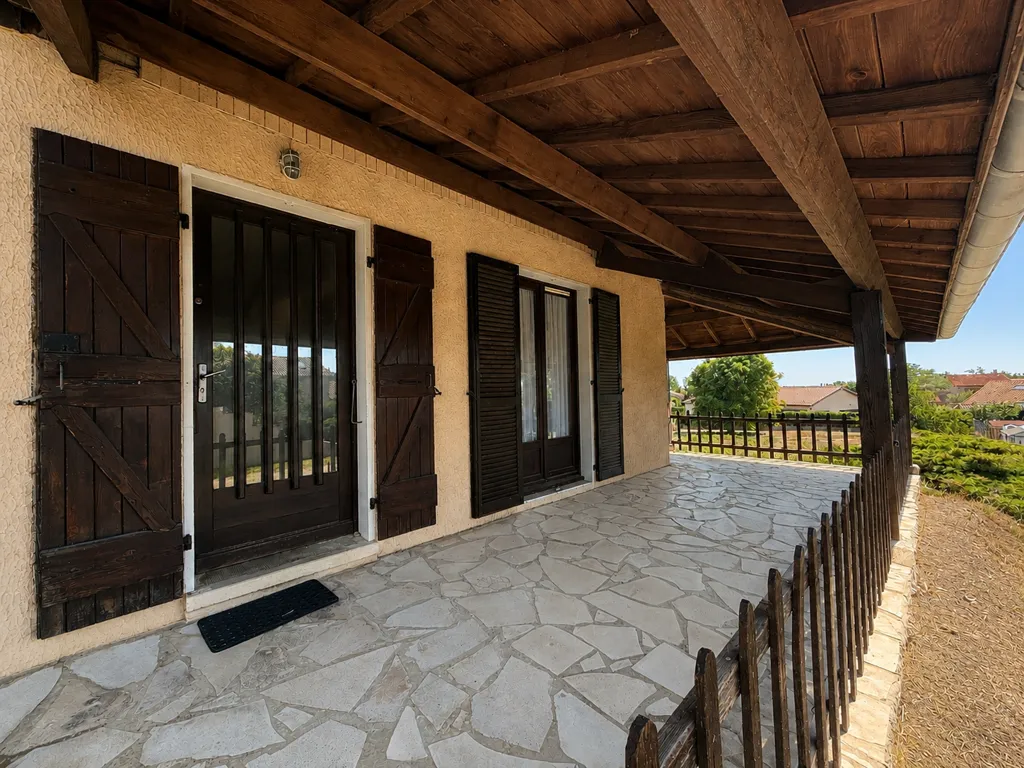 Terrace - Villa with Terrace in Pélussin