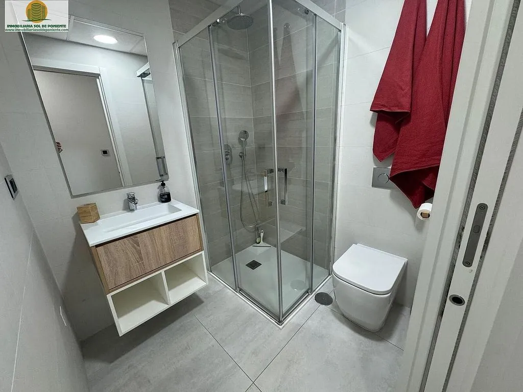 Vannitoad - Modern Apartment with Pool in Poniente Beach