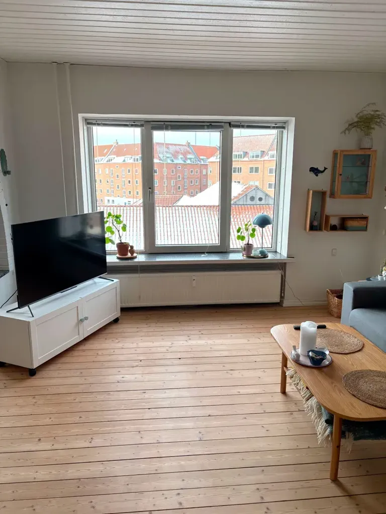 Living Room - 3-Bed Apartment with Balcony in Øgade, Aalborg