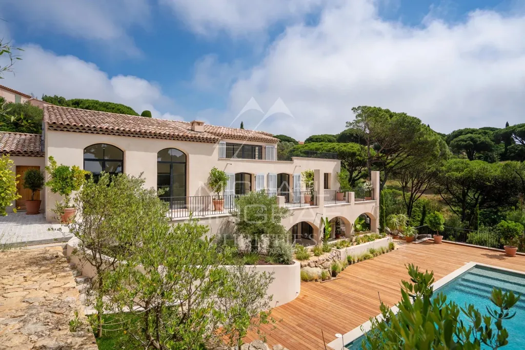 Piscine - Villa Luxueuse avec Vue Mer à Ramatuelle