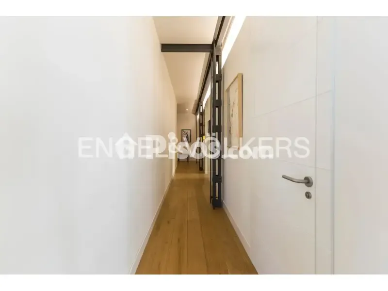 Entrée - Apartment with Balcony in Chamberí