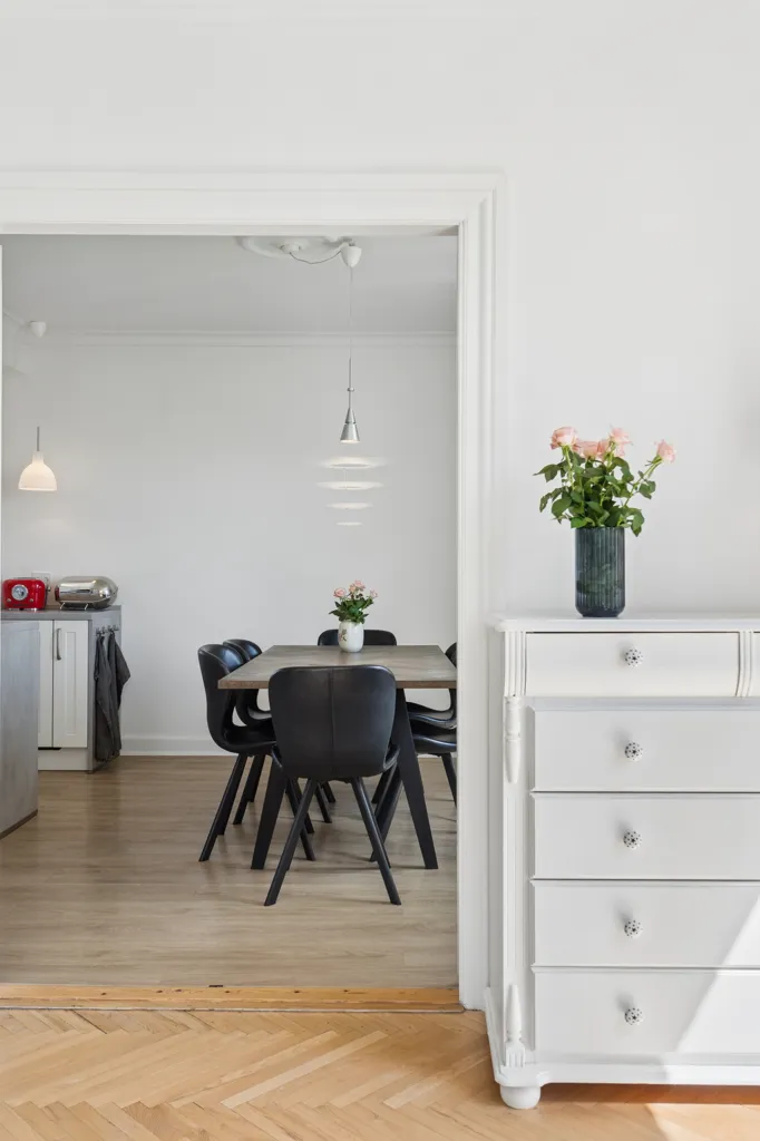 Söögituba - Classical Villa with Quiet Setting in Hvidovre
