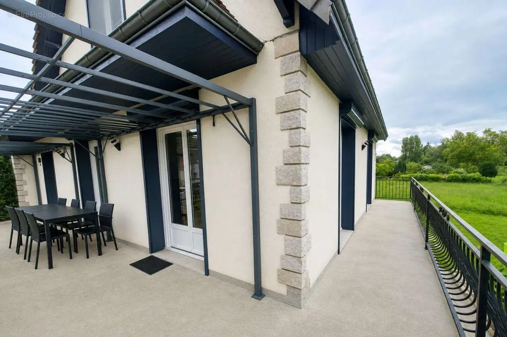 Terrass - Family House with Garden in Selles-sur-Cher