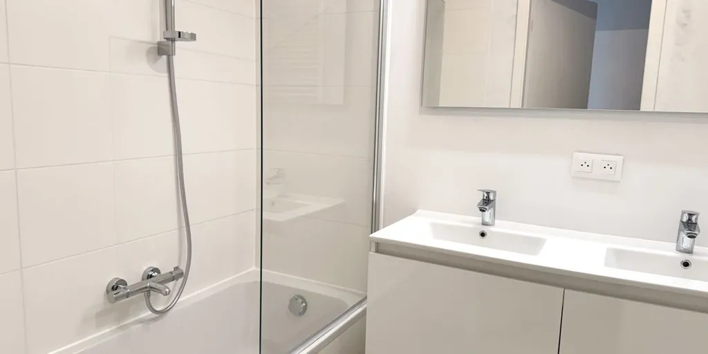 Salles de bain - Appartement Neuf avec Terrasse à Wavre