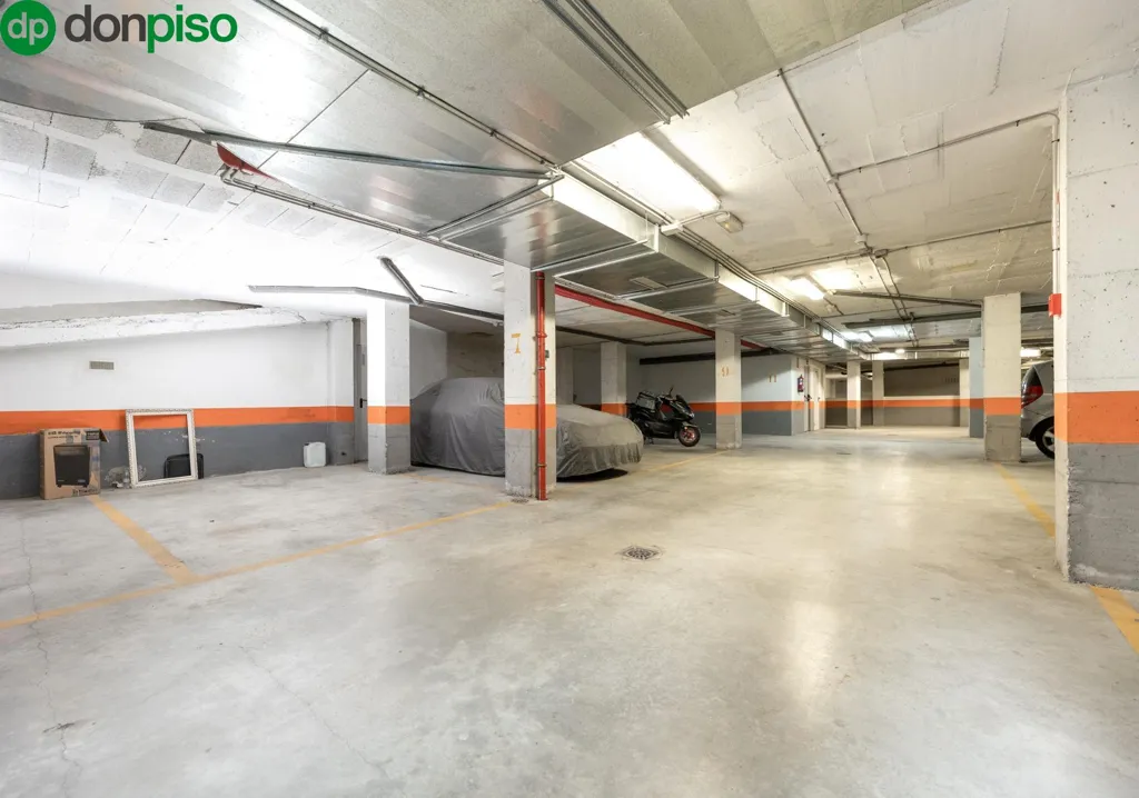 Garaaž - Twin-bedroom Flat with Terrace in Monachil