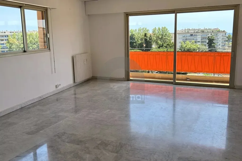 Toad - 2-Bedroom Apartment with Balcony in Menton