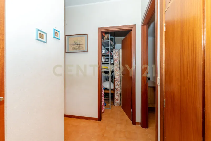 Esik - Apartment with Garage in Caltagirone