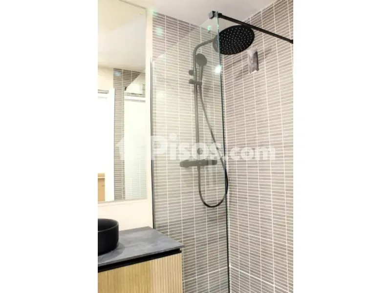 Vannitoad - Modern Flat with Terrace in Alberic