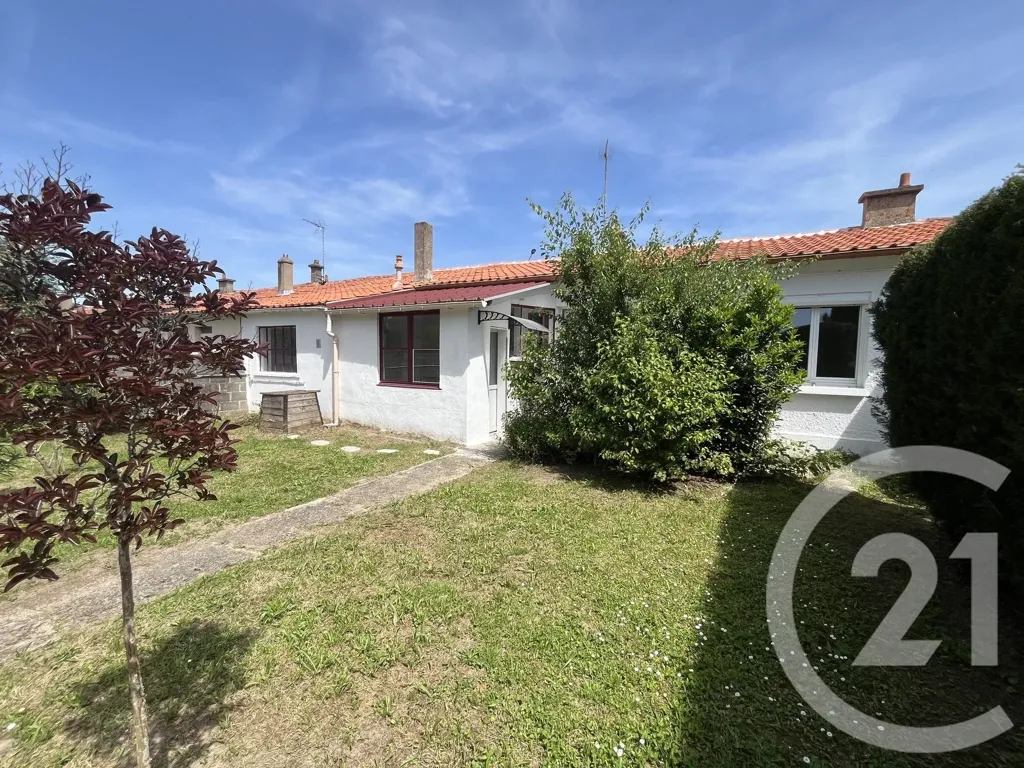 Aed - Detached House with Workshop in Châtellerault