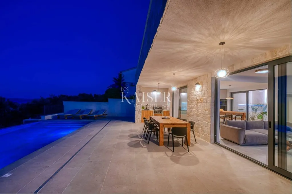 Pool - Luxury Villa with Infinity Pool on Mali Iž