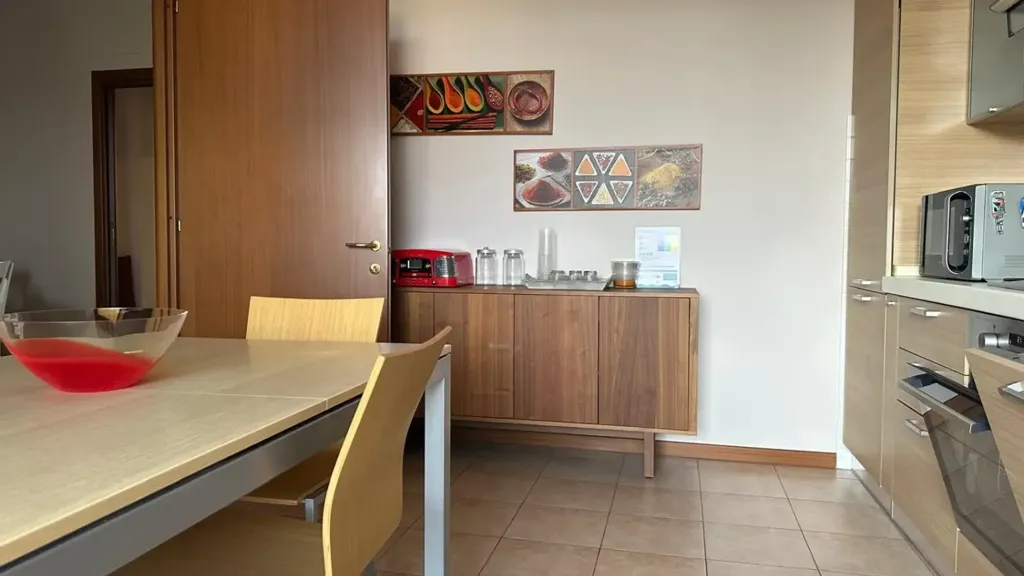 Salle à manger - Modern Flat with Balcony in Rottofreno