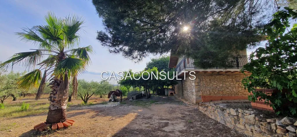 Aed - Semi-Renovated Chalet with Balcony in Vilafamés