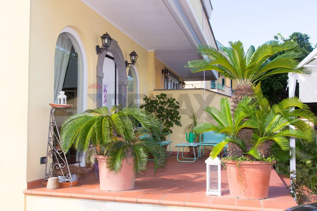 Terrasse - Bifamiliar Villa with Terrace in Anzio