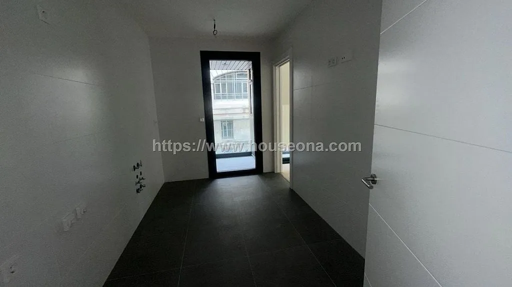hallway_entrance