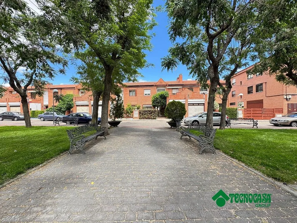 Jardin - Terraced House with Balcony in Torrijos