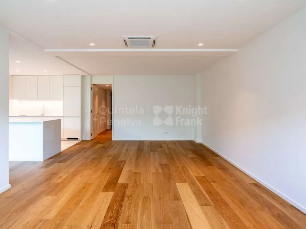 Living Room - Luxury Flat with Balcony in Avenidas Novas