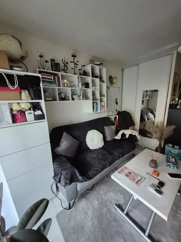 Séjour - Studio avec Balcon et Garage Possible à Marseille Timone