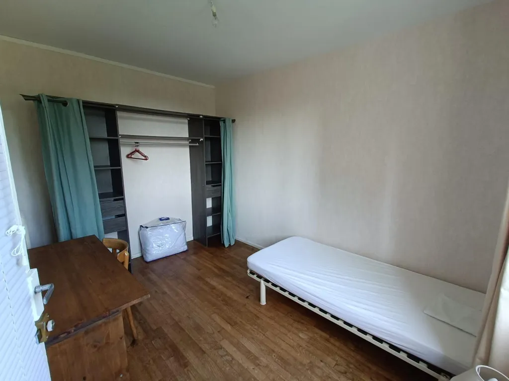 Magamistoad - 3-Bedroom Apartment with Open Kitchen in Angers