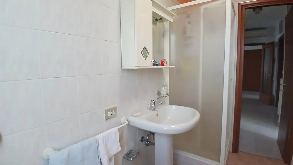 Salles de bain - Triplex Apartment with Balconies in Mortara