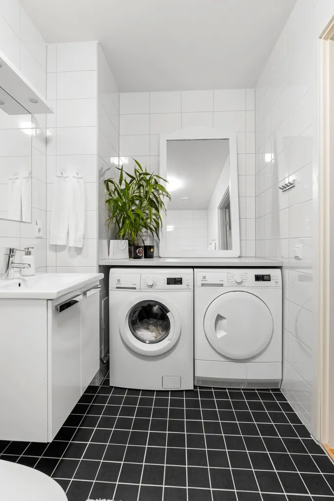 Salles de bain - Modern Apartment with Balcony in Rågsved