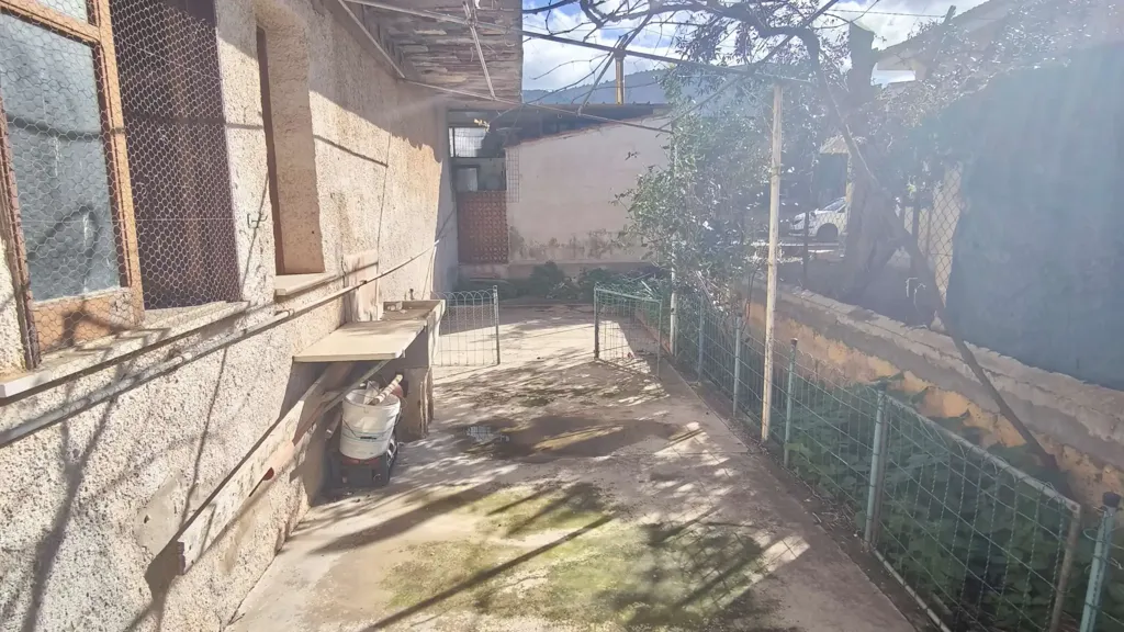 Aed - Rough-Cast House with Buildable Terrace in Carini