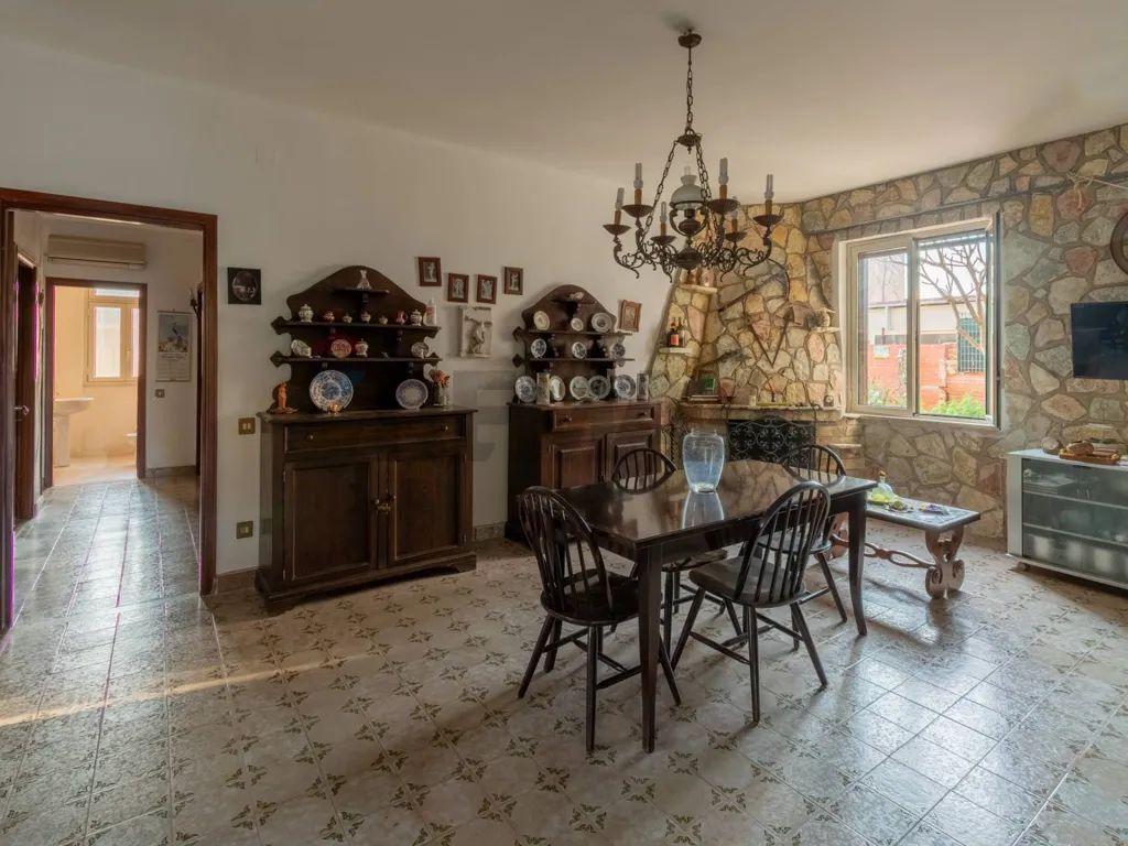Salle à manger - Villa with Garden and Terrace in Carini