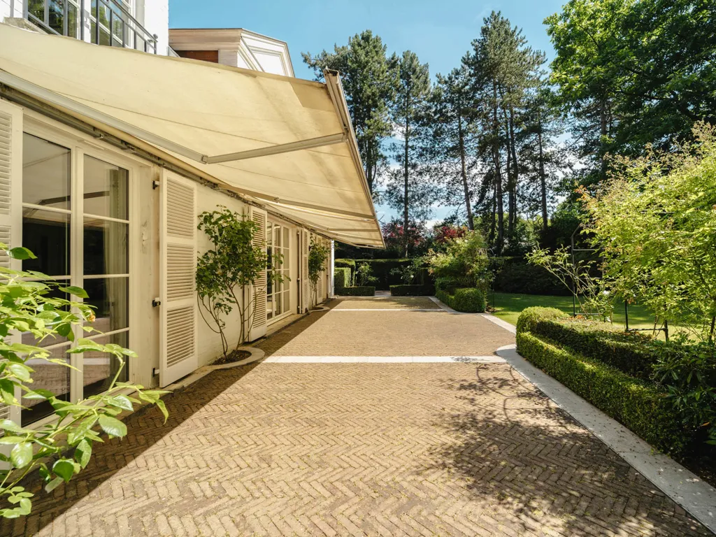 Terrass - Classic Villa with Pool in Kraainem