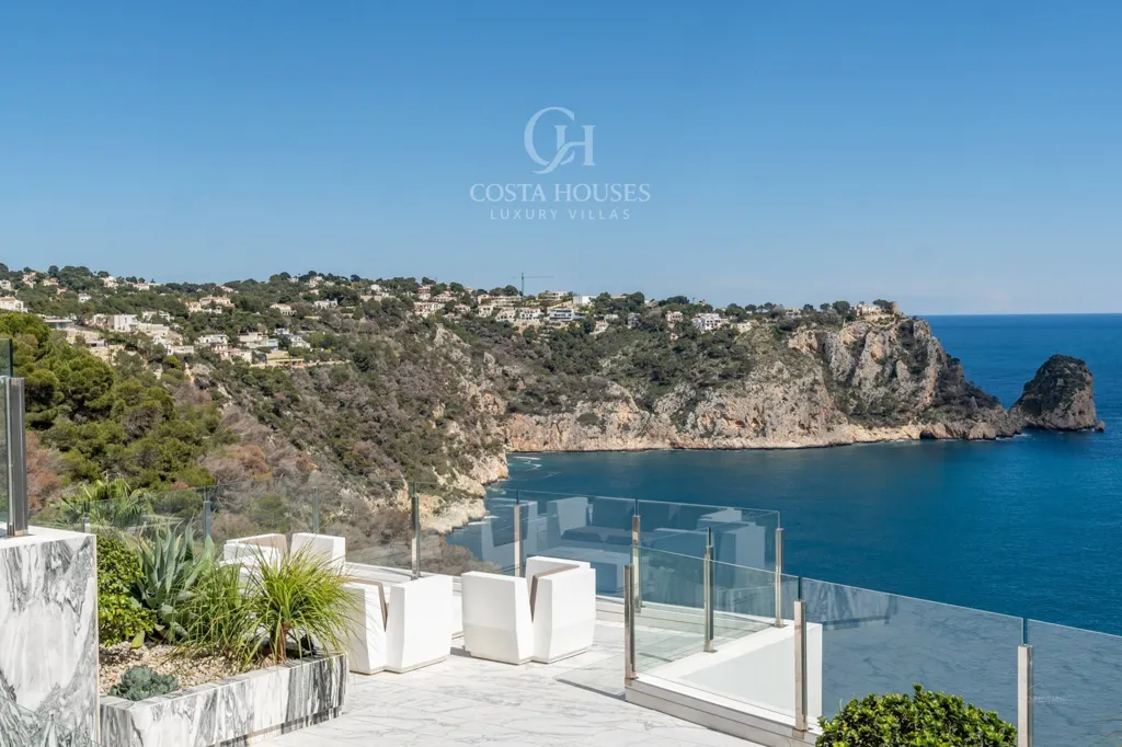 Terrass - Contemporary Villa with Seafront Views in Jávea