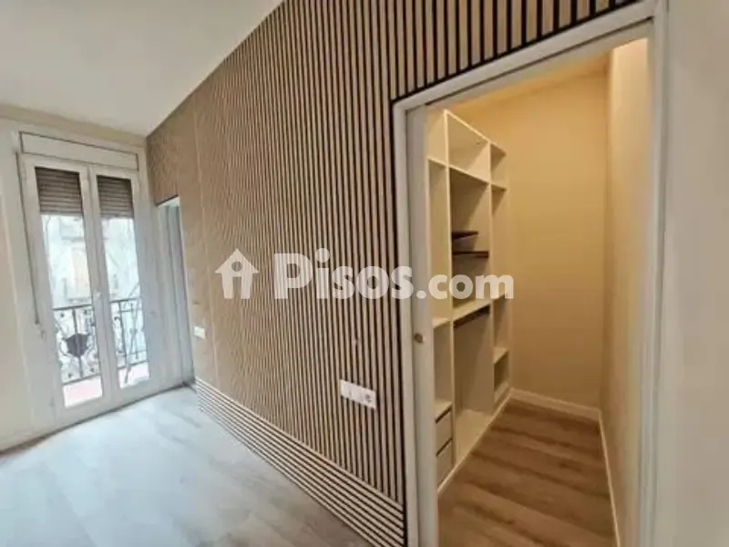 Esik - Reform Apartment with Balcony in Eixample