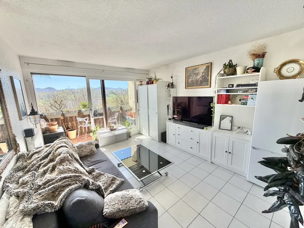 Elutuba - Studio with Rhune View in Residence with Pool, Saint-Jean-de-Luz