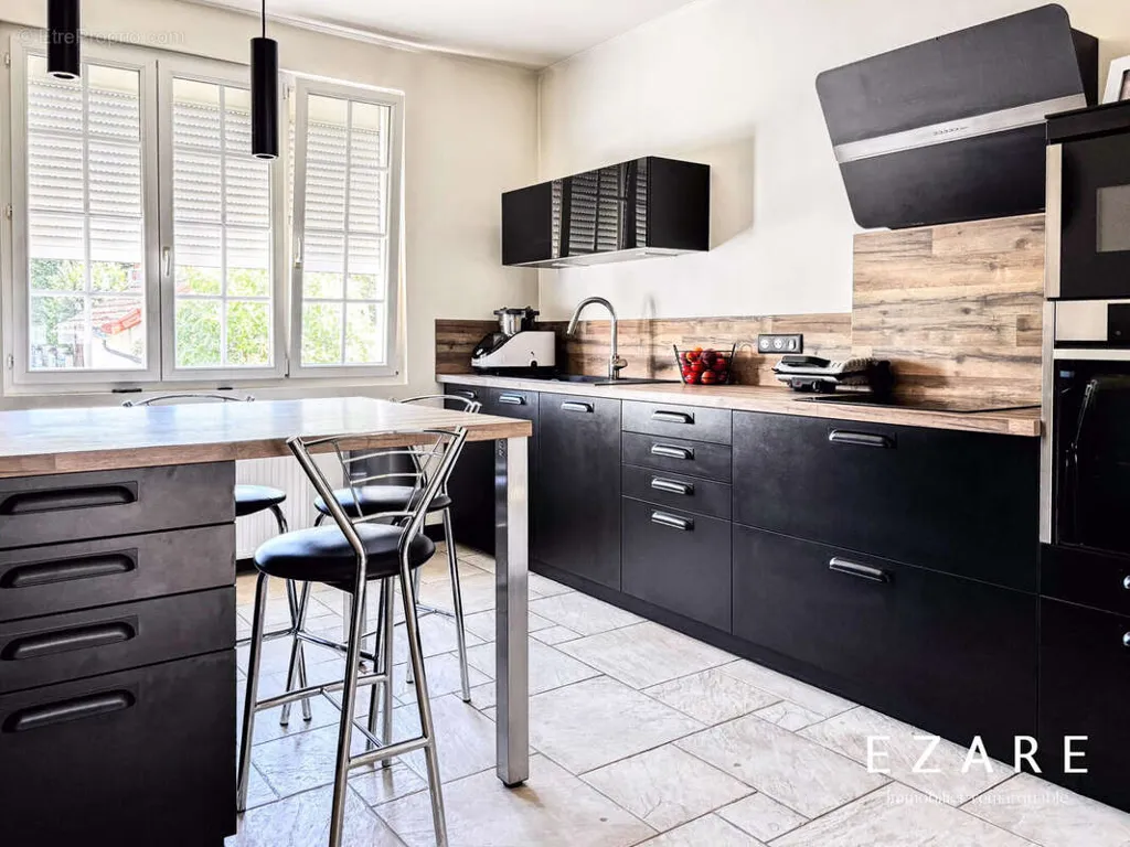 Cuisine - Maison avec Piscine et Jardin à Beaune