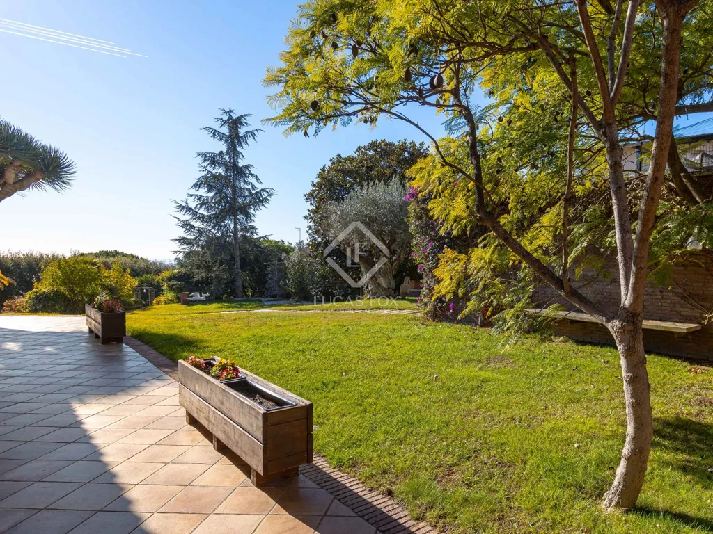 Jardin - Luxury Villa with Sea View in Premià de Dalt
