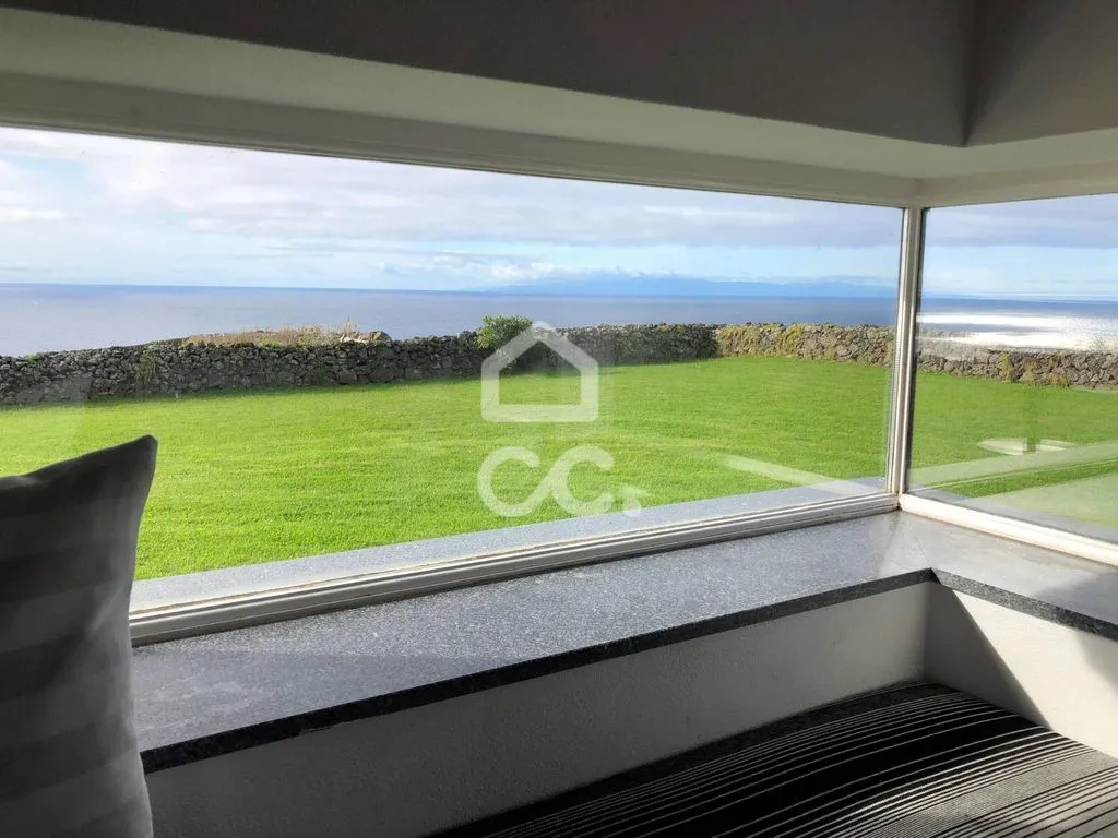 Toad - Villa with Sea View in Santa Bárbara