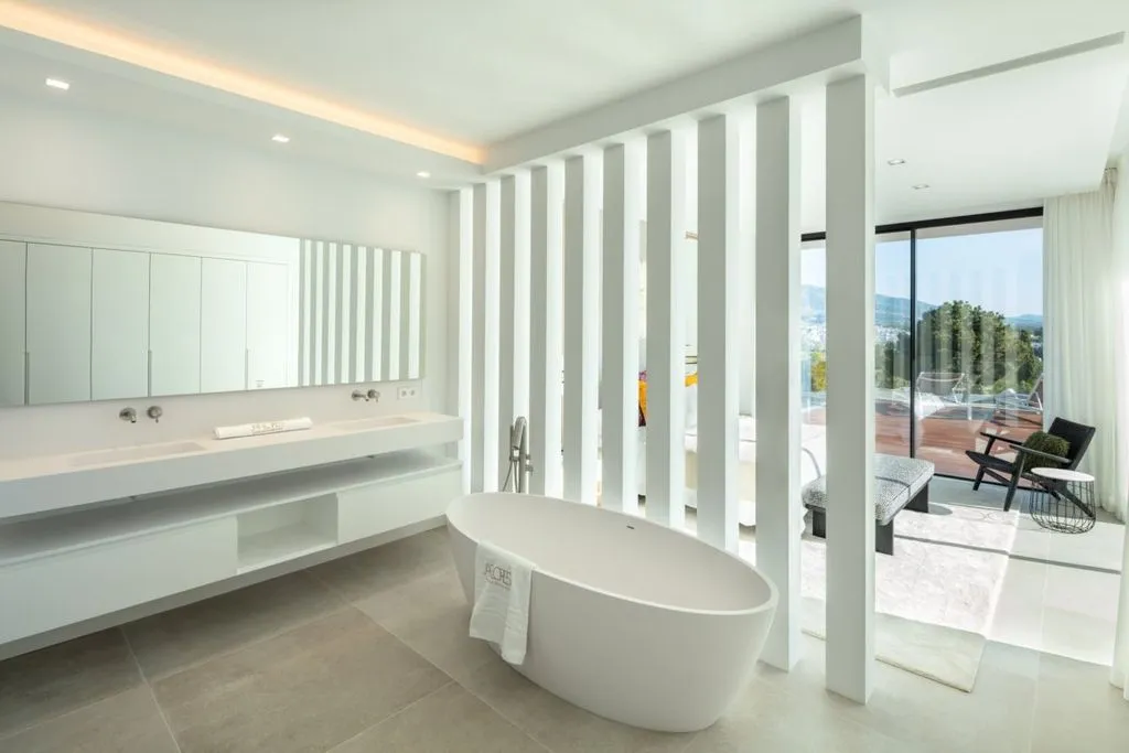 Salles de bain - Luxury Villa with Infinity Pool in Nueva Andalucia