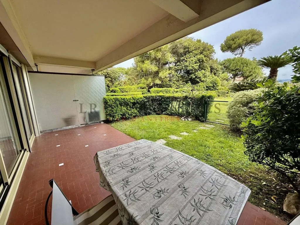 Terrass - Luxury Flat with Pool in Antibes