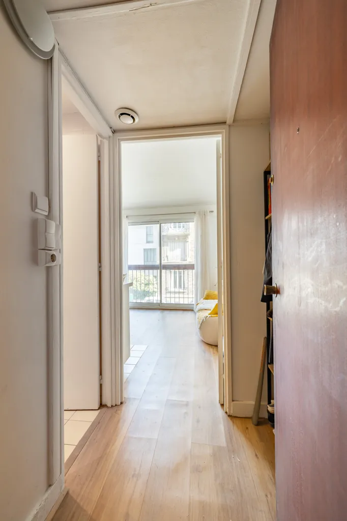 Flur - Bright Studio with South-East View in Puteaux
