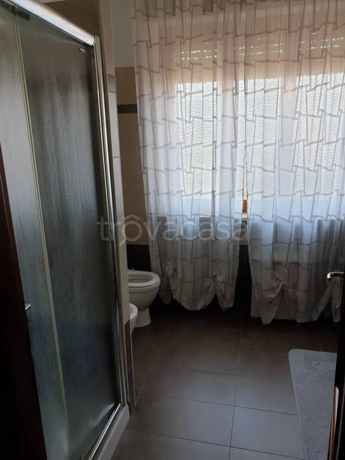 Salles de bain - Apartment with Double Aspect in Moncalieri