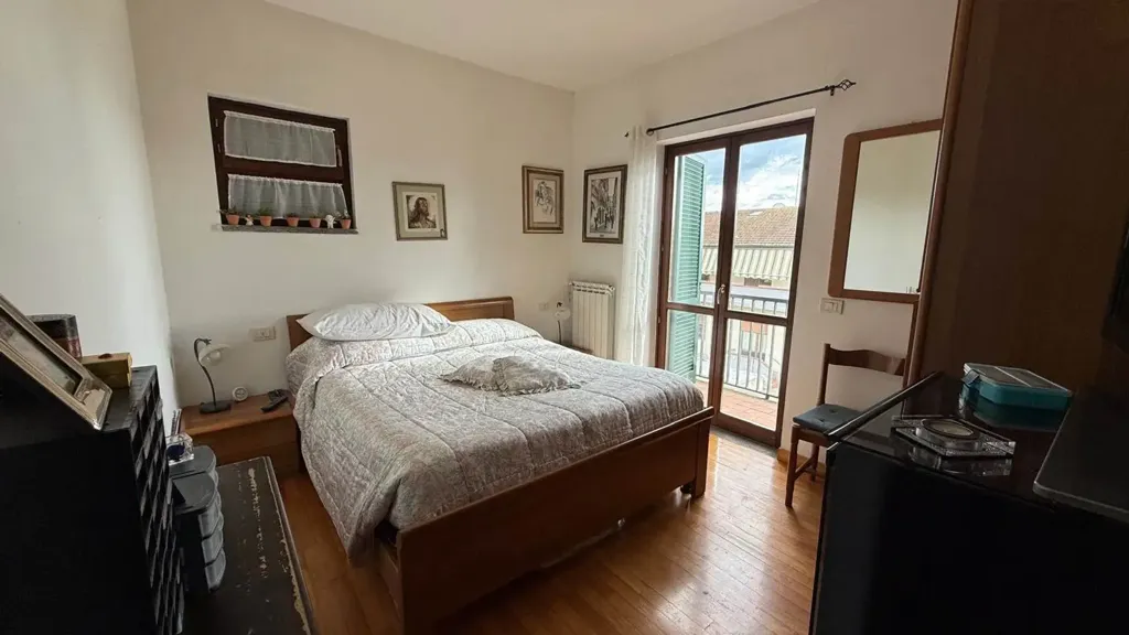 Chambres - Two-Level Apartment with Balcony in Campi Bisenzio