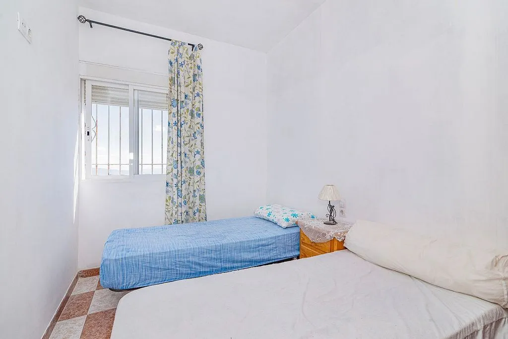 Magamistoad - Semi-detached House with Pool in Alfacar