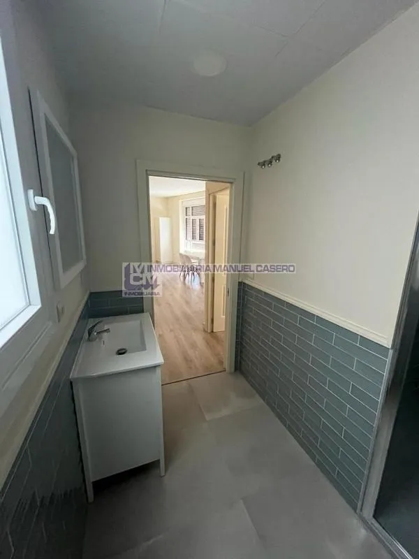 Salles de bain - Modernised Studio with Garage in Monumental City