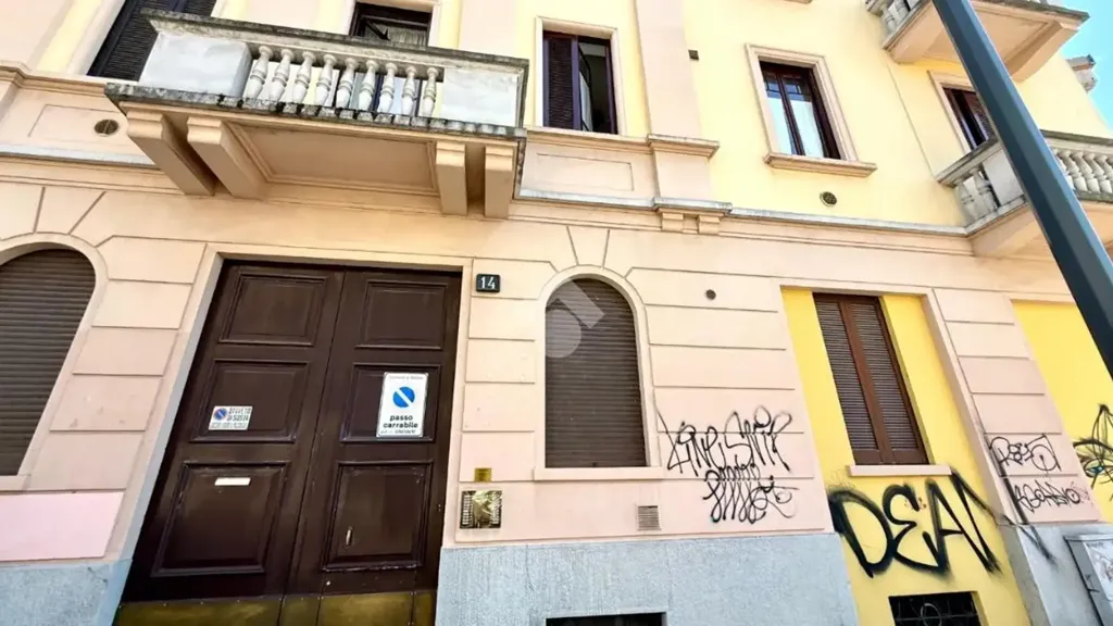 Välivaade - Studio Flat in Historic Building, Milan
